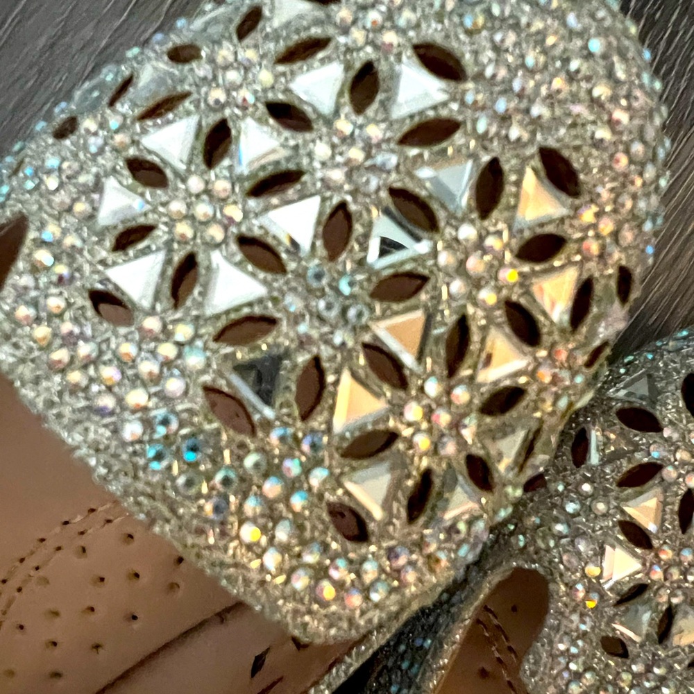 Sparkly silver girls dress shoes - Picture 2 of 4